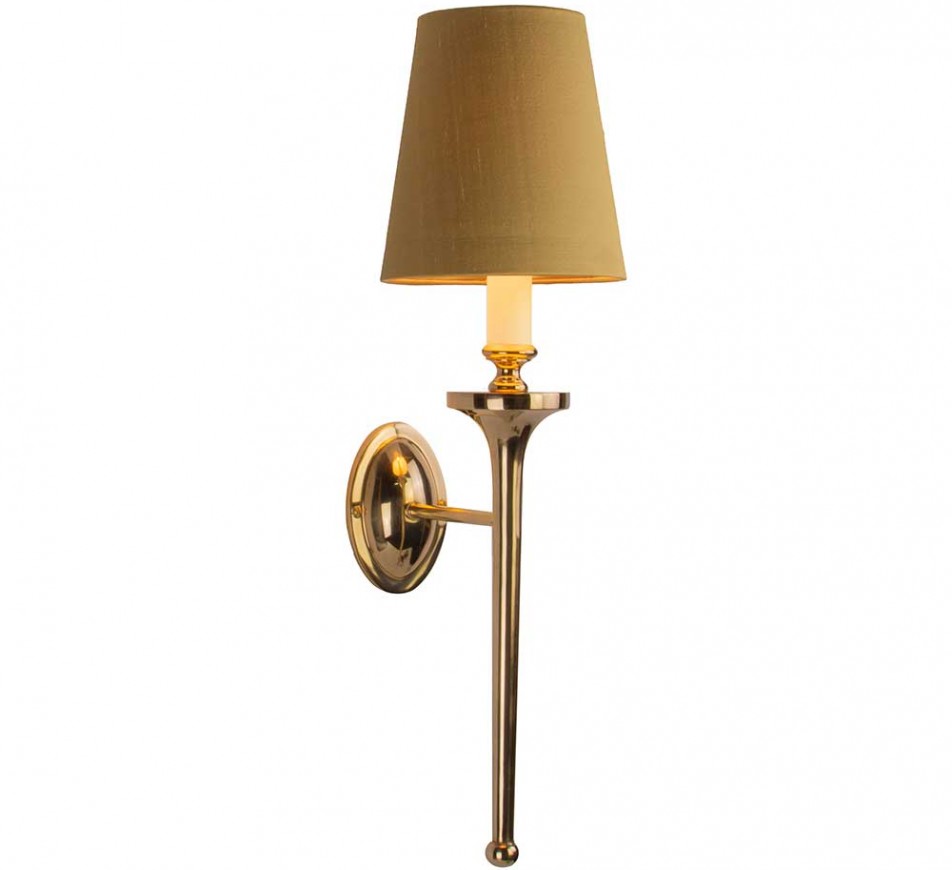 Georgian Granham Wall Light With a Shade