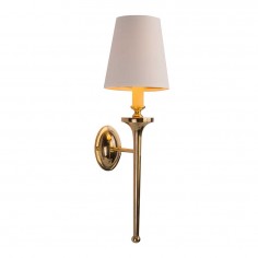 Georgian Granham Wall Light With a Shade